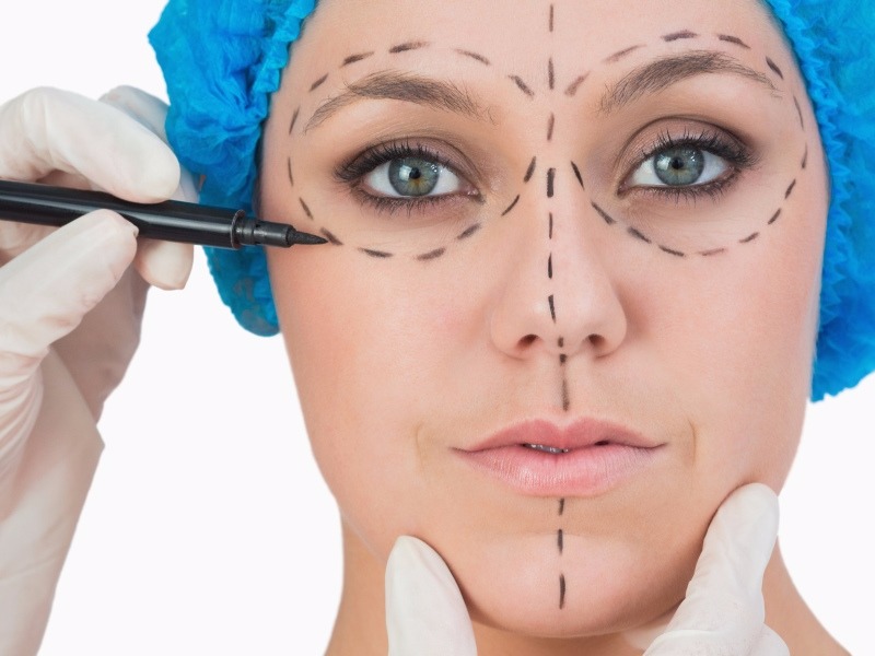 How Can a Plastic Surgeon Help You